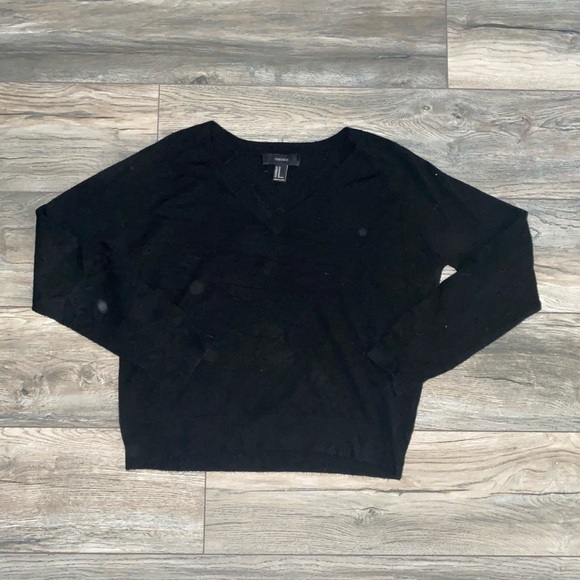 Forever 21 Sweaters - Forever 21 black v-neck sweater